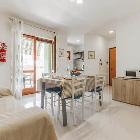 Appartamento Guesthost - Bright X4 With Terrace! *