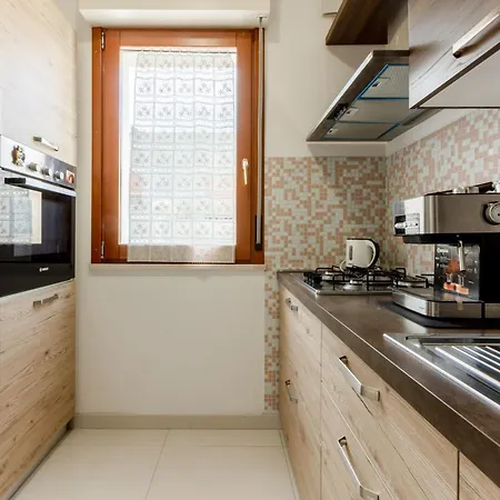 Guesthost - Bright X4 With Terrace! Appartamento