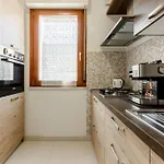 Guesthost - Bright X4 With Terrace! Apartment